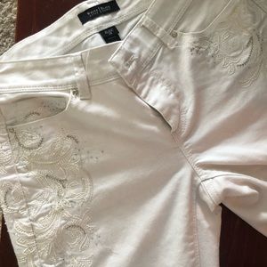 WHBM white jeans with design